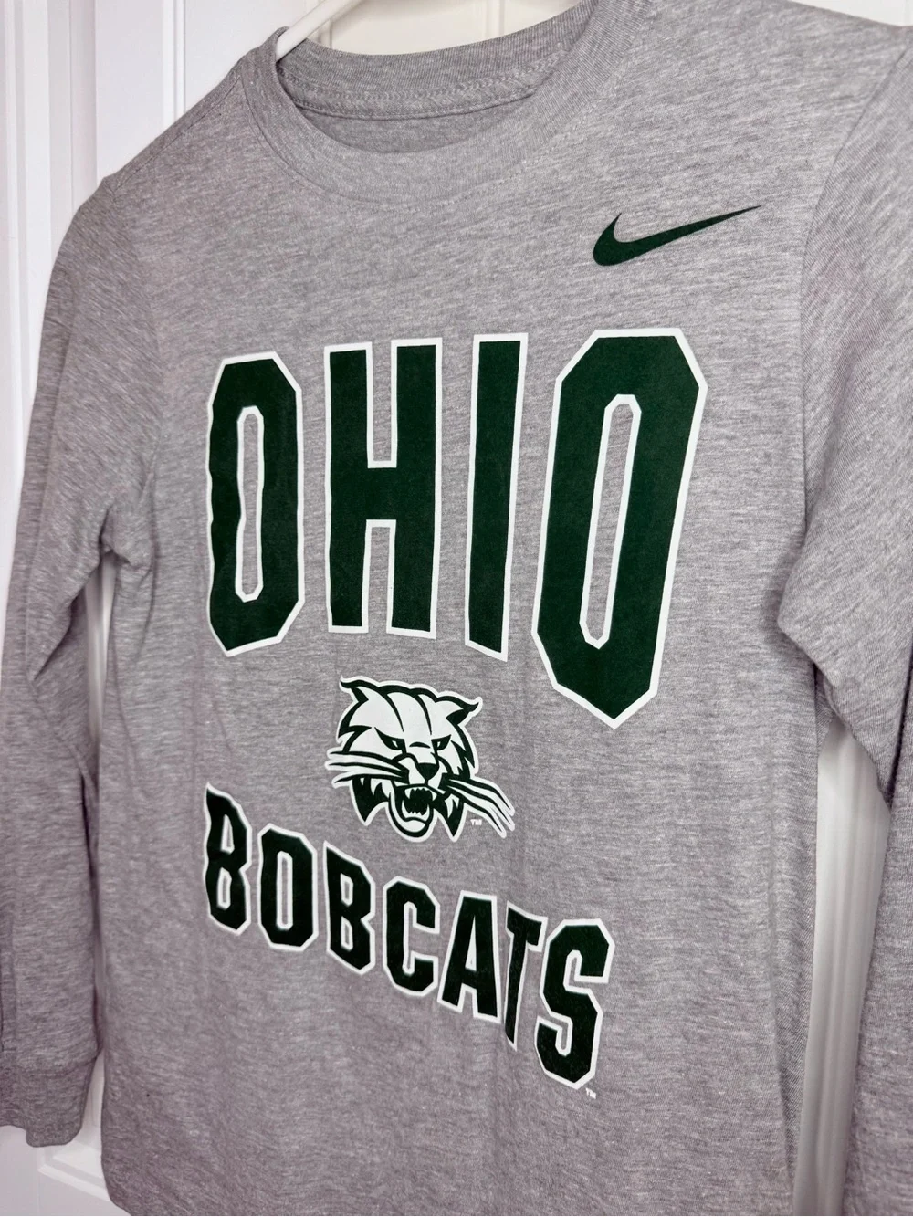 Nike Gray & Green Ohio University Bobcats Long Sleeve Tee - Kids